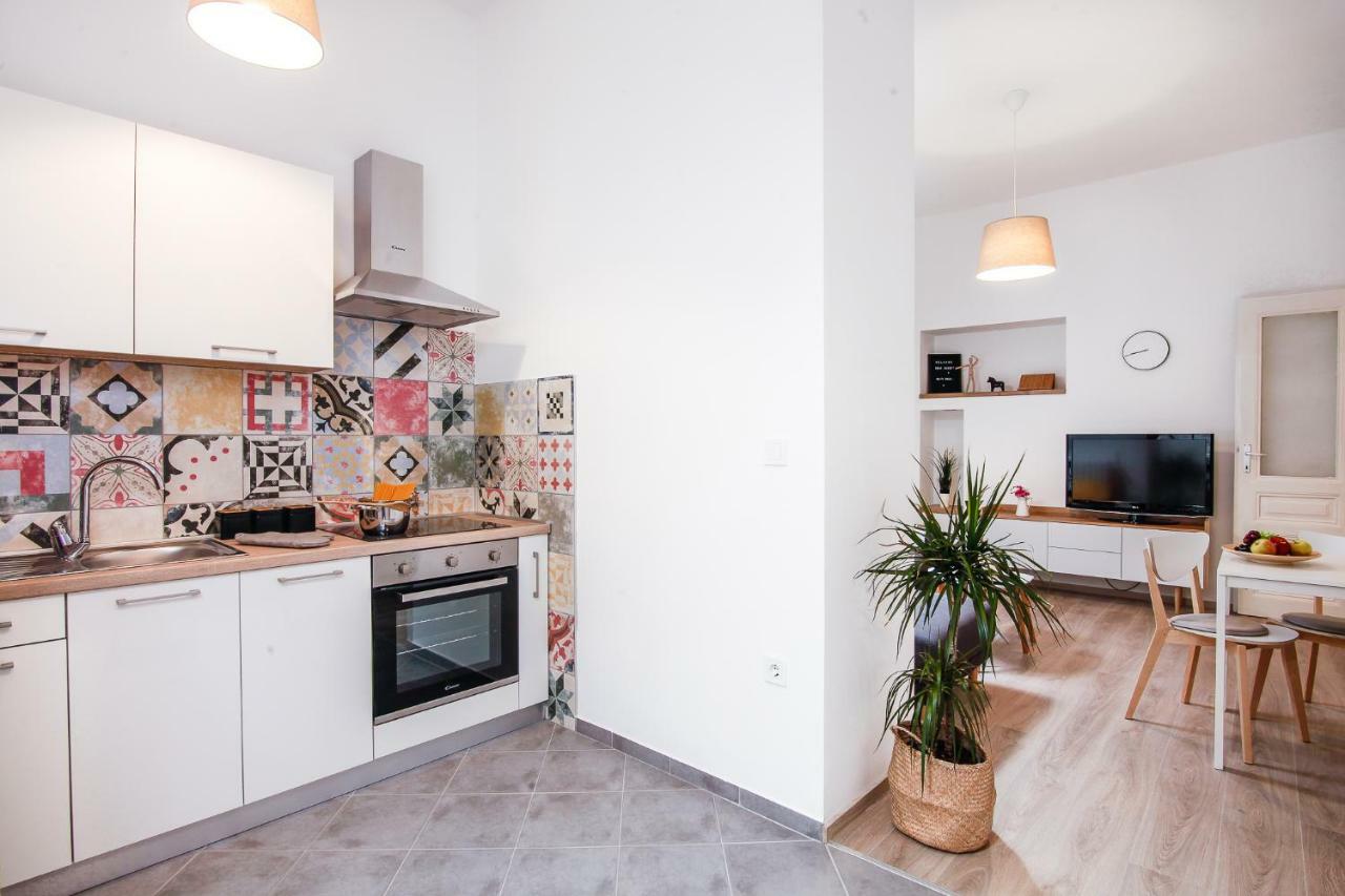 Apartment Kensi*** Пула Екстериор снимка