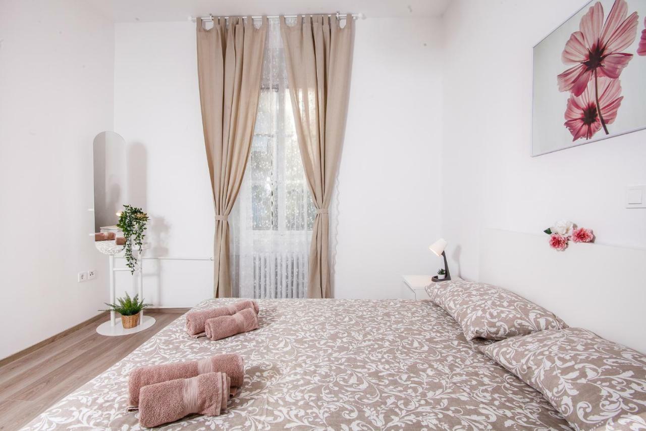 Apartment Kensi*** Пула Екстериор снимка